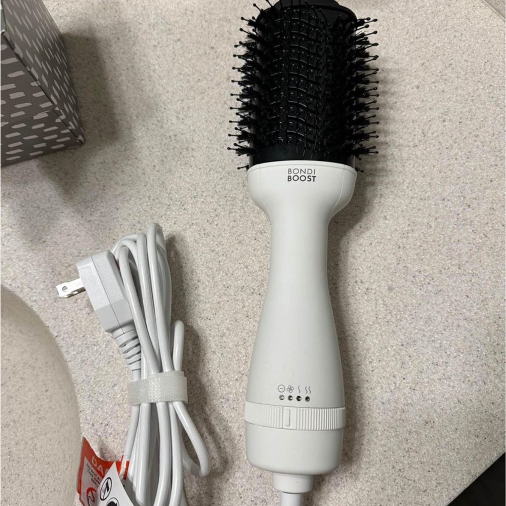 BondiBoost Blowout Brush Pro